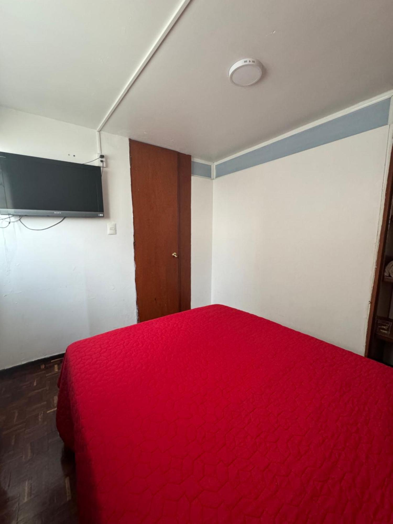 Economica Y Pequena Con Bano Privado Cerca Del Centro Historico Acampamento *